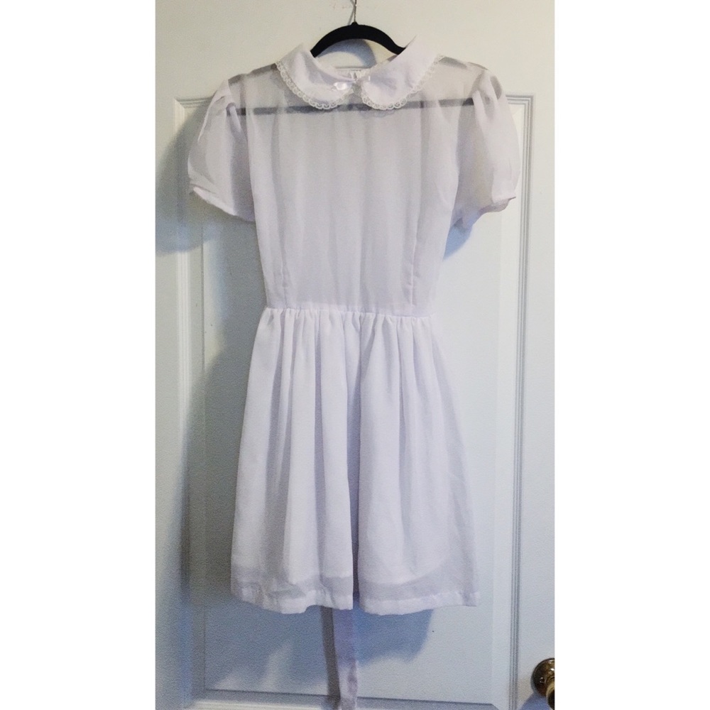 Her pony mod vintage white dress
